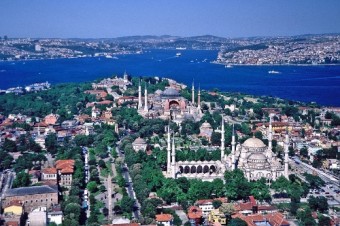 istanbul tourists